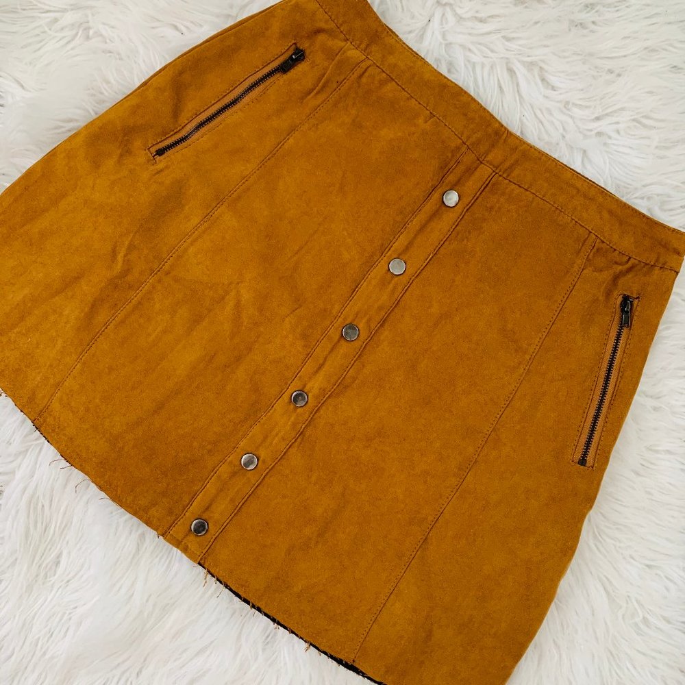 NWOT Button front skirt